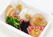 おにぎり弁当